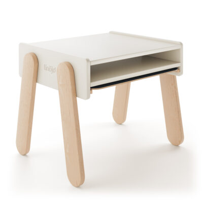 biurko dziecięce Fjell linöjd drewniane w minimalistycznym wnętrzu